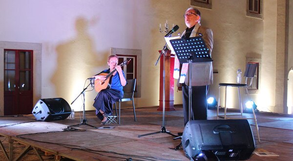 poema-uma-guitarra-vitor-sousa-luisa-amaro