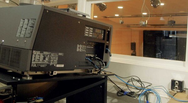 projector-novo-cineteatro