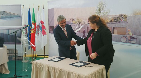 assinatura-acordo-escola