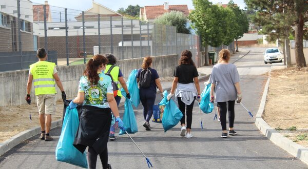 caminhada_recolha_lixo_qc