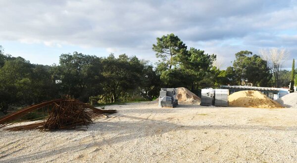 remove_maca_em_construcao_900_500