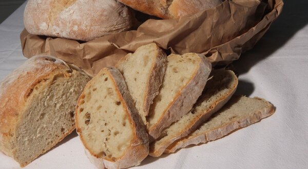 pao_caseiro_distriuido_nas_escolas