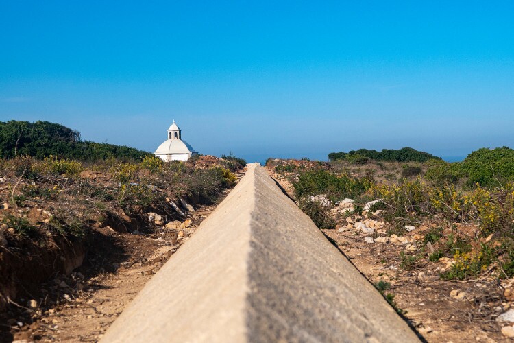Parte do aqueduto junto à Casa da Água com a cumeeira concluída