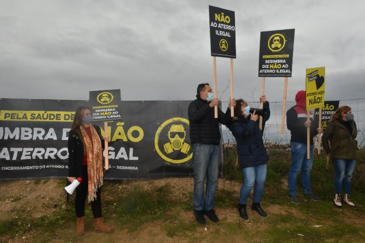 protestoaterrozambujal_1