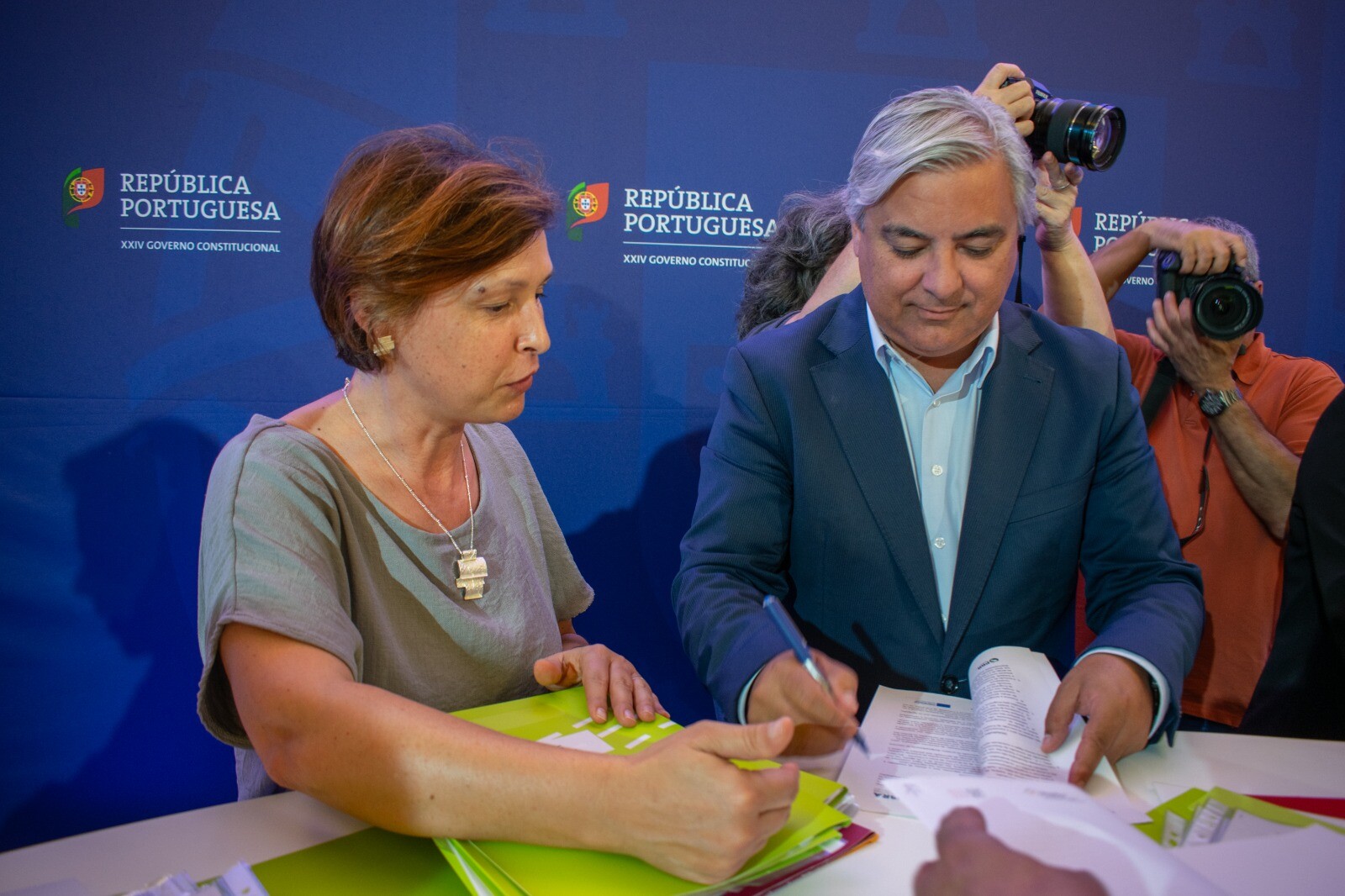 Assinatura de contrato de financiamento para fogos na Cotovia (3)