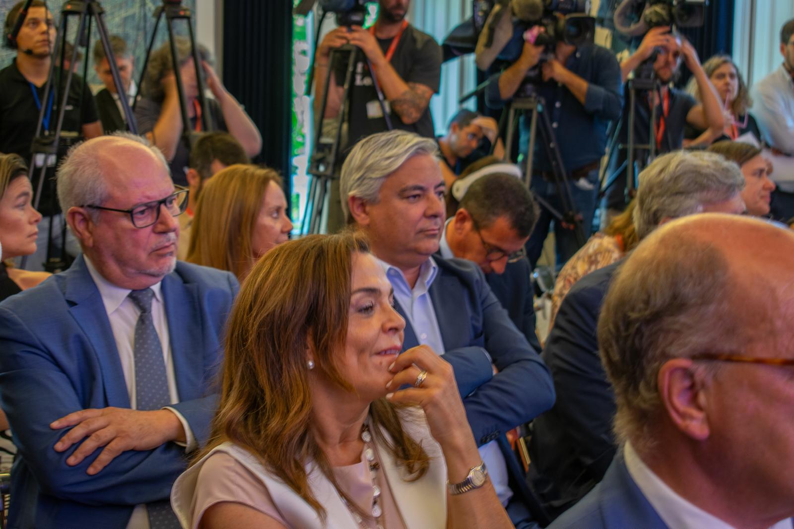 Assinatura de contrato de financiamento para fogos na Cotovia (8)