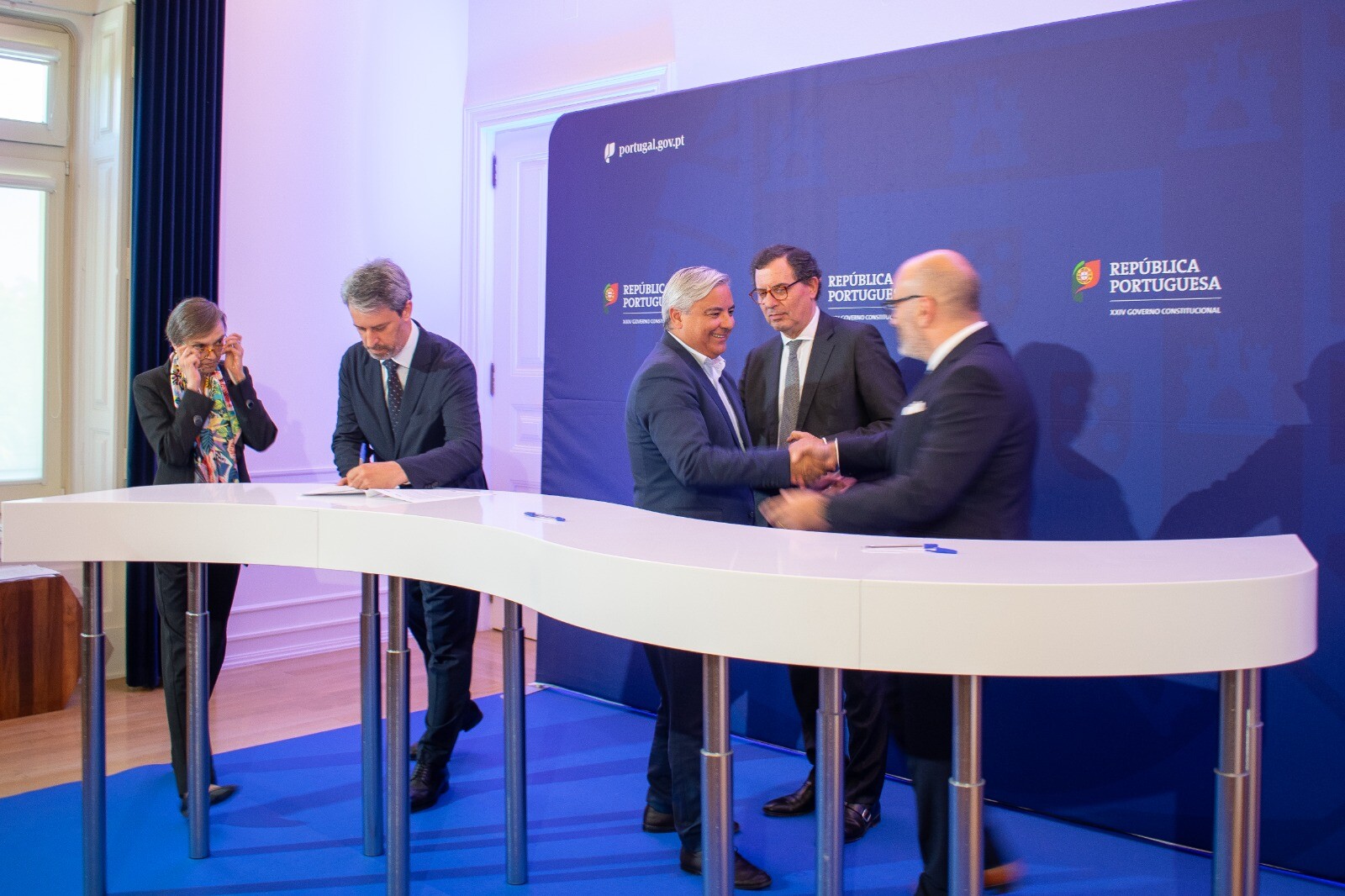 Assinatura de contrato de financiamento para fogos na Cotovia