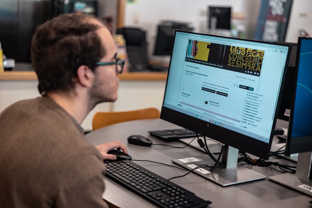Computadores Biblioteca Sesimbra (6)