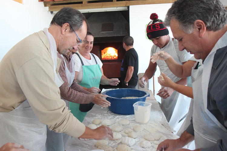 Fabrico de Pão com Chouriço, Lugar da Terra
