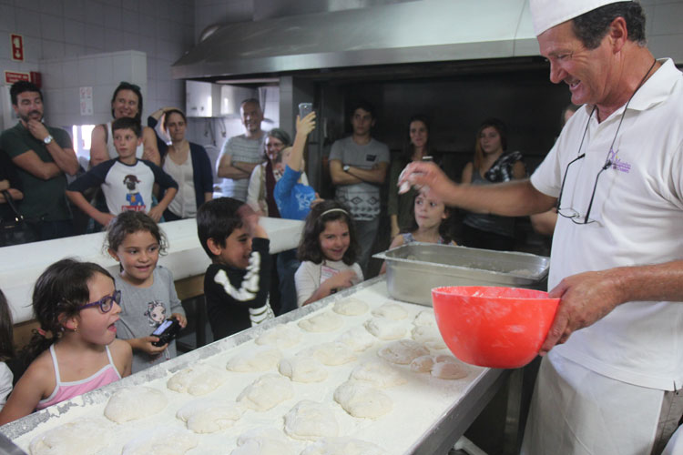Visita ao Moinho do Outeiro e Ateliê de Fabrico de Pão Caseiro com Chouriço