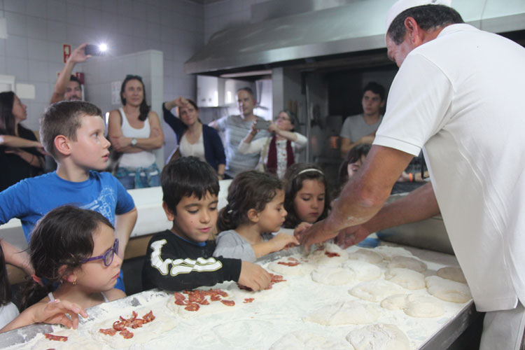 Visita ao Moinho do Outeiro e Ateliê de Fabrico de Pão Caseiro com Chouriço