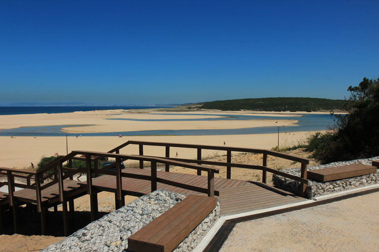 Assembleia promove sessão descentralizada na Lagoa de Albufeira